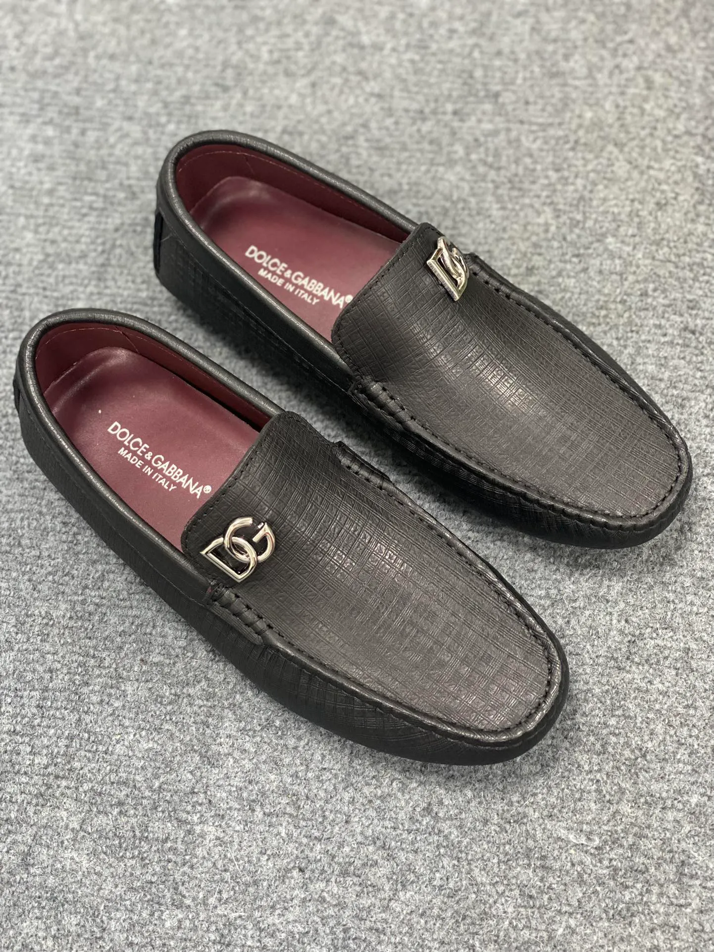 Men's Men's Shoes Men's Men's Shoes 💰700 new style "DG Duban Spring New Casual Driving Shoes" latest hot style, top brand luxury ~ purchasing agency, top quality ~.  The upper is made of imported original cowhide with fine workmanship. The original stylish and stylish soft rubber wear-resistant and non-slip outsole is light and comfortable on the feet. The real thing looks better in real life, 38-45